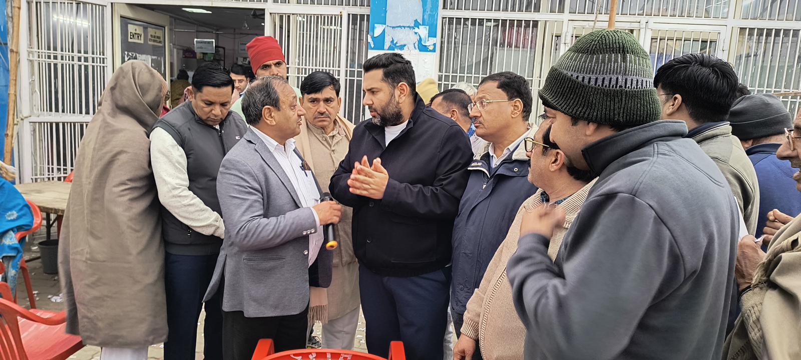 MLA Nikhil Madan Visits Municipal Office to Review Arrangements